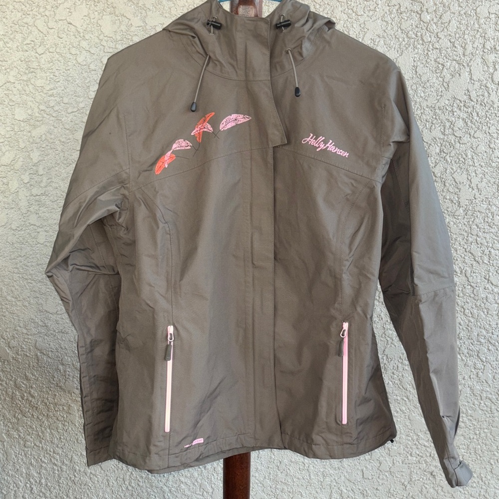 Helly Hansen Women's Gray lightweight Jacket with Pink Details